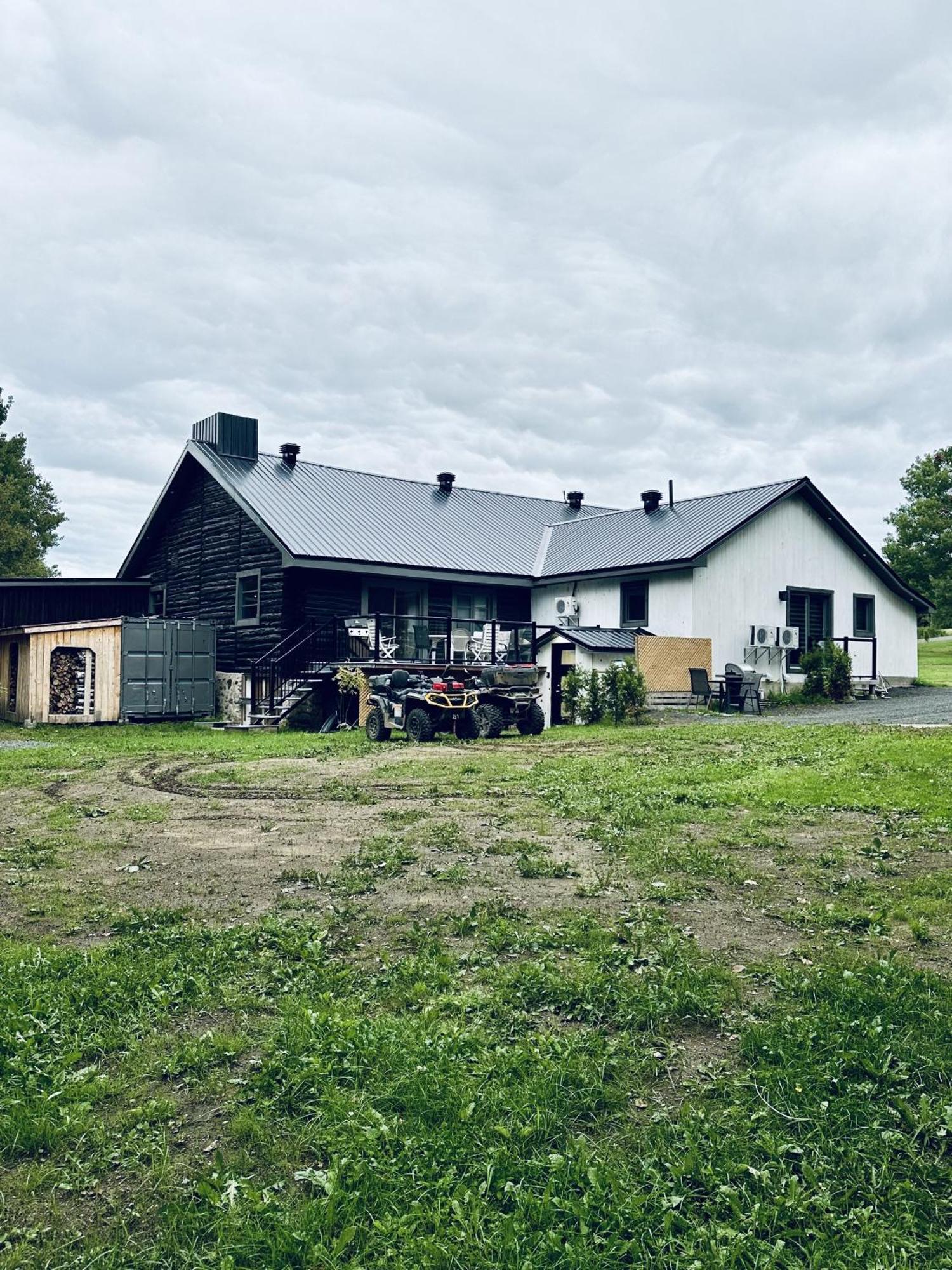 Chalet Du Grenier 2 0 Notre-Dame-des-Monts